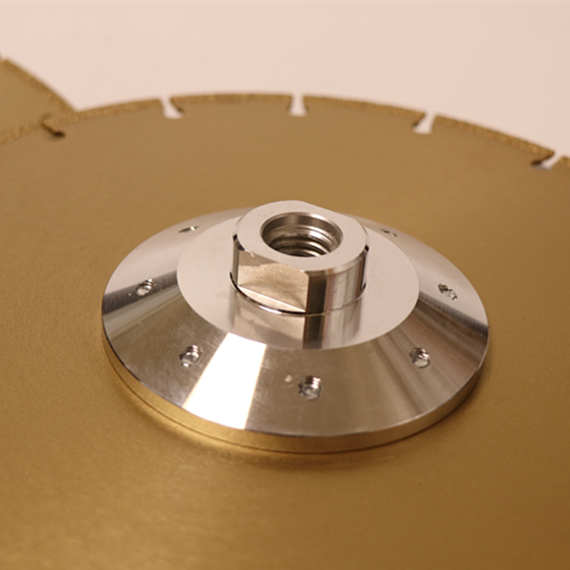 Vacuum brazed grinding wheels for cast iron machining