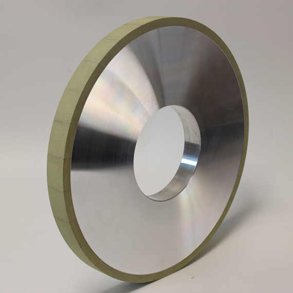 Grinding precision ceramics - using ceramic cylindrical grinding wheels