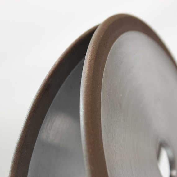 Chainsaw Sharpening – Diamond and CBN Grinding Wheels