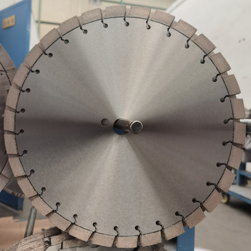 Laser-Welded Diamond Saw Blade with Uniformly/Orderly Arranged Segments - 17mm High Teeth