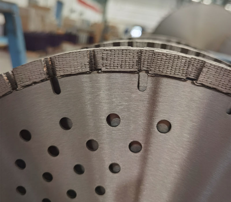 Laser-Welded Diamond Saw Blade with Uniform/Orderly Diamond Distribution - Short Flat Tooth