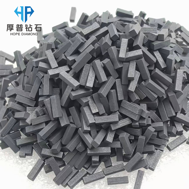 Size 1.5x1.5x5mm TSP High Thermal Stability Wear Resistance Impact Strength Diamond-Like Carbon Coated Super Hard Oil Drill Bit