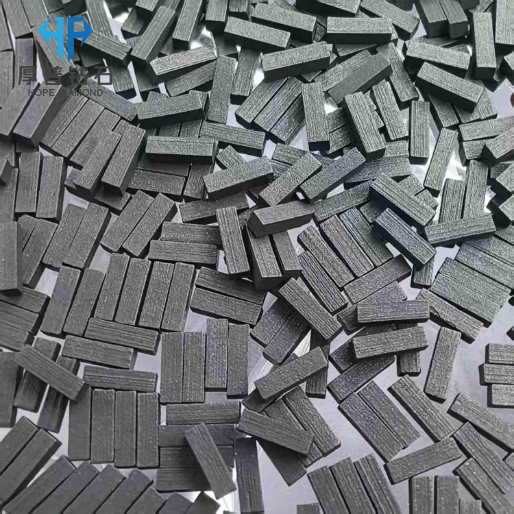 Size 1.5x1.5x5mm TSP High Thermal Stability Wear Resistance Impact Strength Diamond-Like Carbon Coated Super Hard Oil Drill Bit