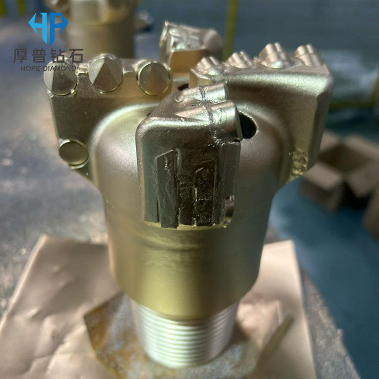 Size 102mm High Performance PDC Steel Body 4 Blade Bit for Rock Drilling Applications