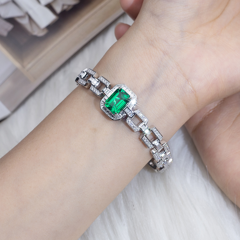 18K Green Emerald Cut Lab Grown Diamond Bracelet Sleek Geometric Statement Piece