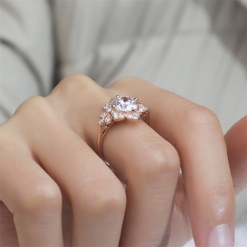 Flower-Shaped Diamond Ring Round Brilliant Center Stone with 4-Prong Setting & Accent Round Side Diamonds