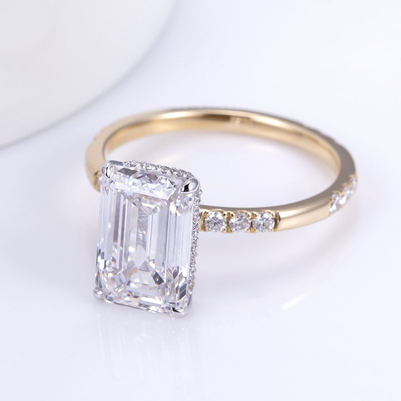 18K Gold Emerald Cut Solitaire Synthetic (Lab Grown) IGI Certified Diamond Ring for Women Engagement