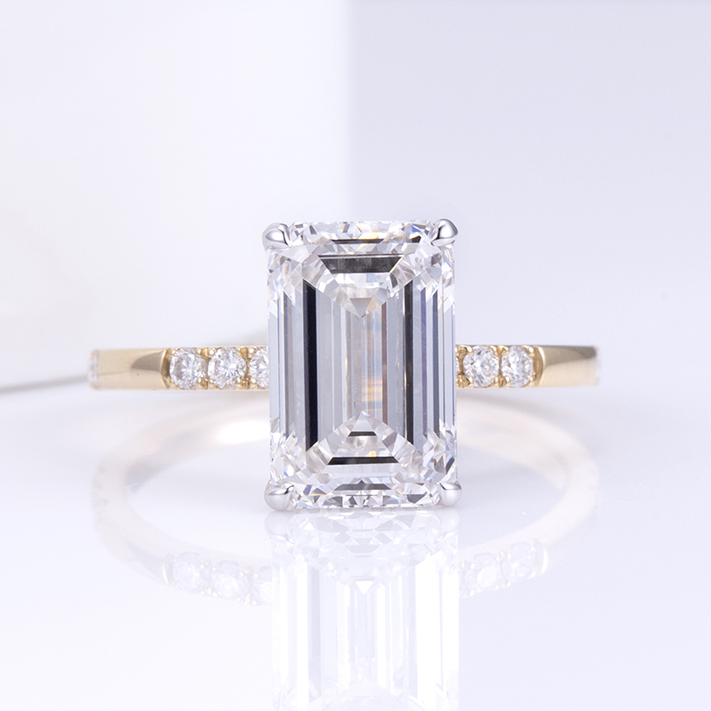 18K Gold Emerald Cut Solitaire Synthetic (Lab Grown) IGI Certified Diamond Ring for Women Engagement