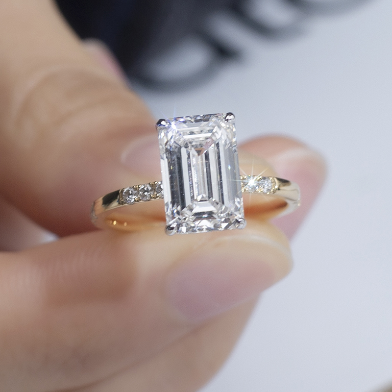 18K Gold Emerald Cut Solitaire Synthetic (Lab Grown) IGI Certified Diamond Ring for Women Engagement