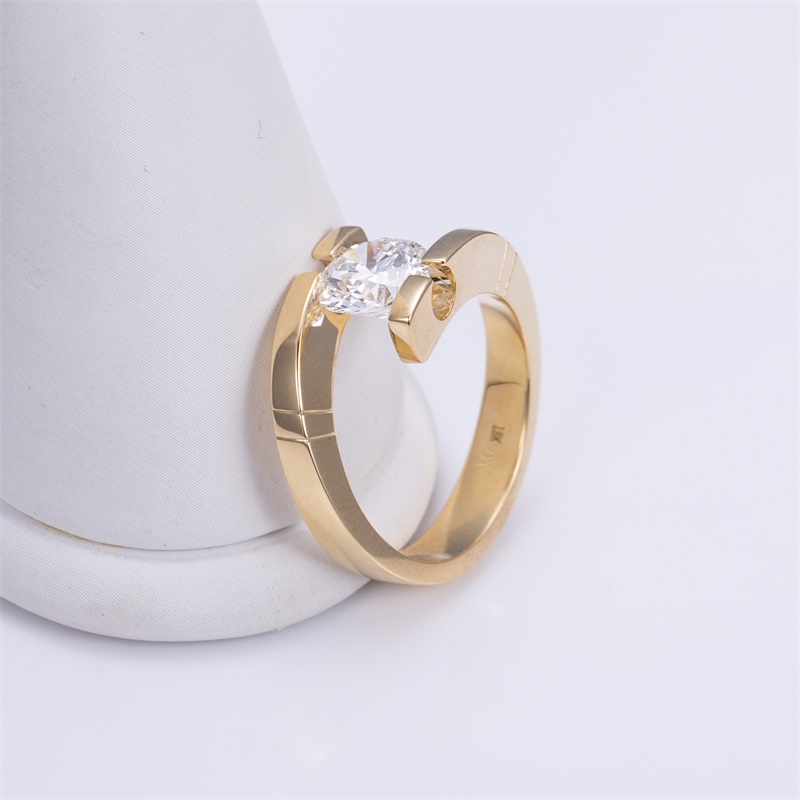 18K Gold Round Lab-Grown Diamond Solitaire Engagement Ring for Women VVS Clarity, Ideal Cut