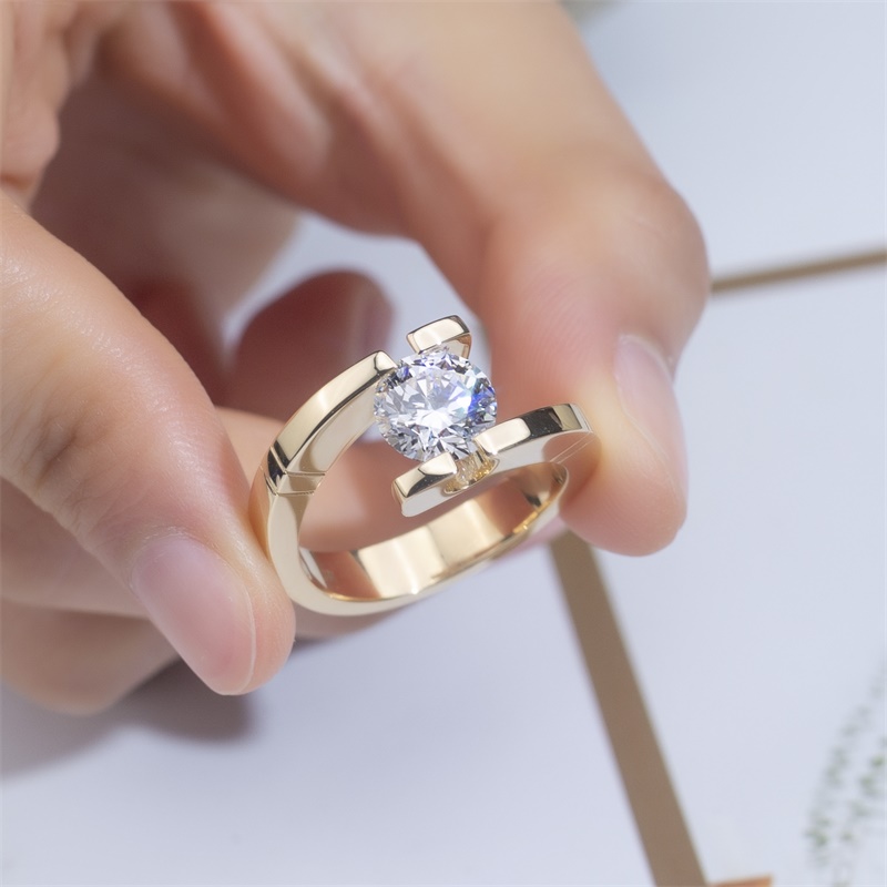 18K Gold Round Lab-Grown Diamond Solitaire Engagement Ring for Women VVS Clarity, Ideal Cut