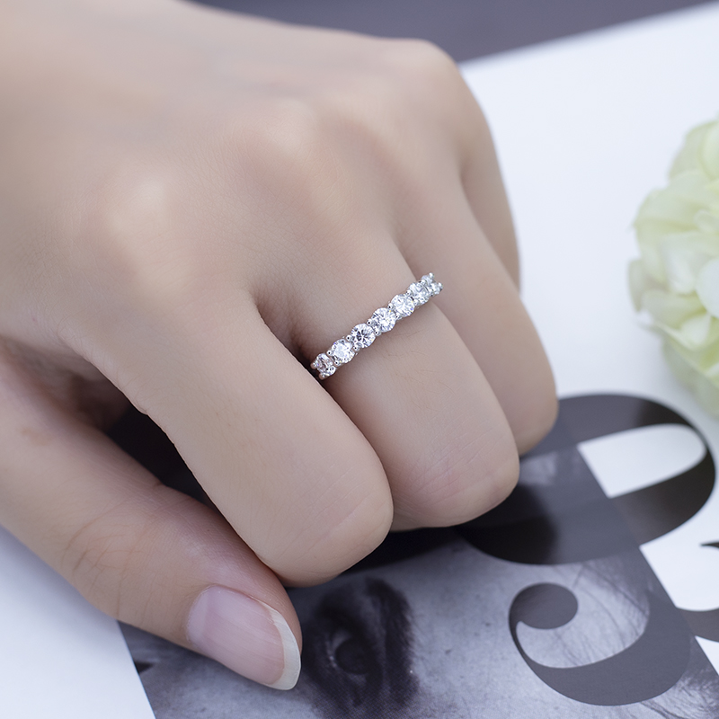 18K Gold Lab-Grown Diamond 7-Stone Cluster Round Engagement Ring for Women F-G Color, VS Clarity