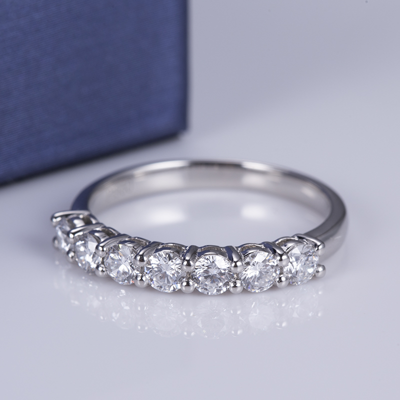 18K Gold Lab-Grown Diamond 7-Stone Cluster Round Engagement Ring for Women F-G Color, VS Clarity