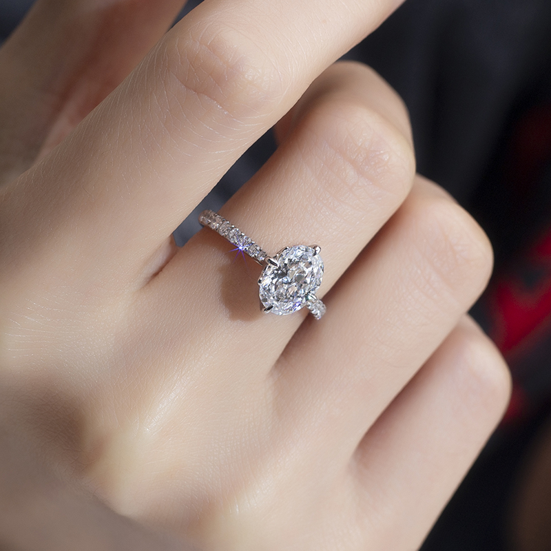 18K Gold Lab-Grown Oval Diamond Four-Prong Solitaire Engagement Ring VVS Clarity, Ideal Cut for Her