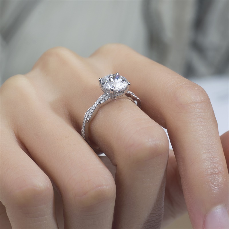 18K White Gold Round Lab-Grown Diamond Solitaire Bridal Ring Excellent Cut, VS Clarity, Gift for Her