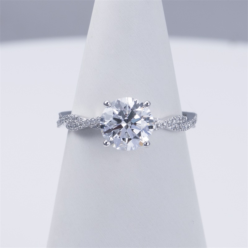 18K White Gold Round Lab-Grown Diamond Solitaire Bridal Ring Excellent Cut, VS Clarity, Gift for Her