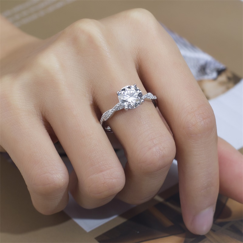18K White Gold Round Lab-Grown Diamond Solitaire Bridal Ring Excellent Cut, VS Clarity, Gift for Her