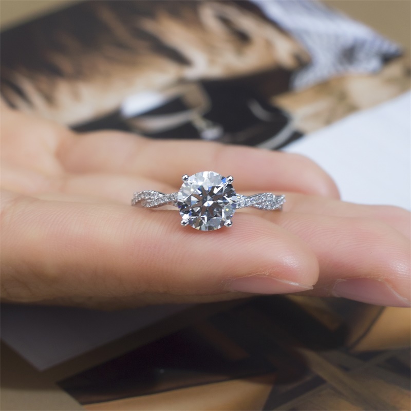 18K White Gold Round Lab-Grown Diamond Solitaire Bridal Ring Excellent Cut, VS Clarity, Gift for Her