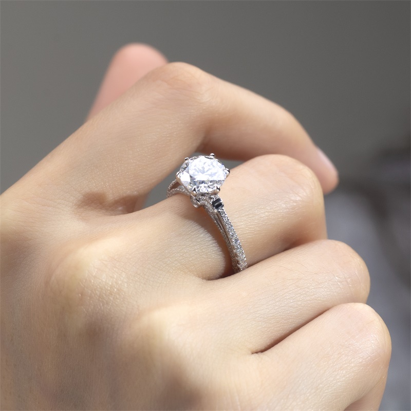 18K Gold Lab-Grown Diamond Ring Round Center with Pear Side Stones for Engagement