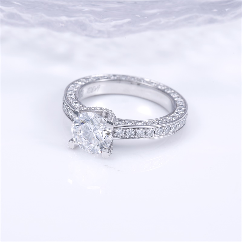 18K Rose Gold Round Brilliant-Cut Lab-Grown Diamond Engagement Ring VS2 Clarity, G Color, Ideal Cut