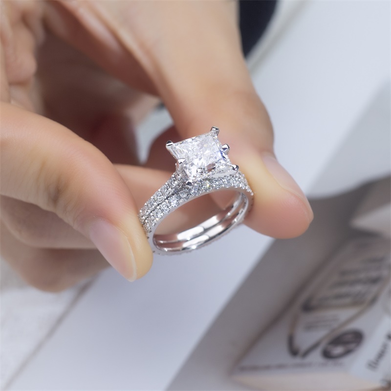 18K Gold Princess Cut Lab-Grown Diamond Solitaire Engagement Ring VVS Clarity, D Color, Ideal Cut
