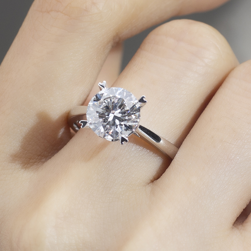 18K Gold Lab-Grown Diamond Halo Engagement Ring for Women F-G Color, VS Clarity, Excellent Cut