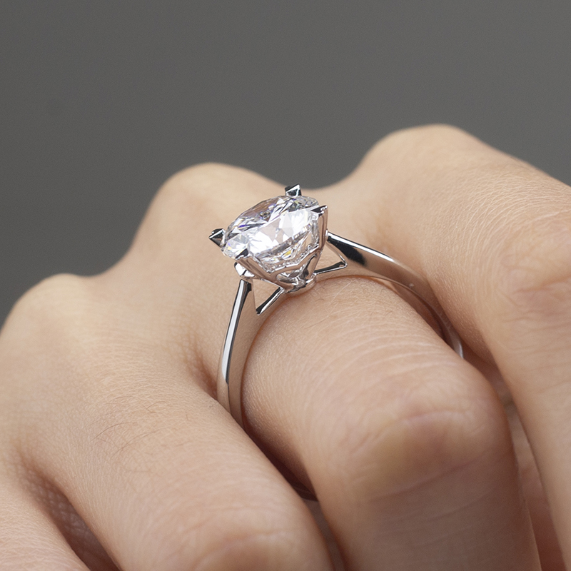 18K Gold Lab-Grown Diamond Halo Engagement Ring for Women F-G Color, VS Clarity, Excellent Cut