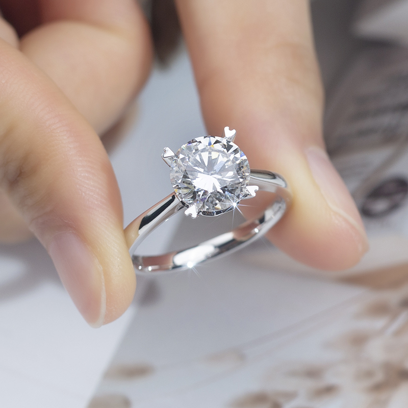 18K Gold Lab-Grown Diamond Halo Engagement Ring for Women F-G Color, VS Clarity, Excellent Cut