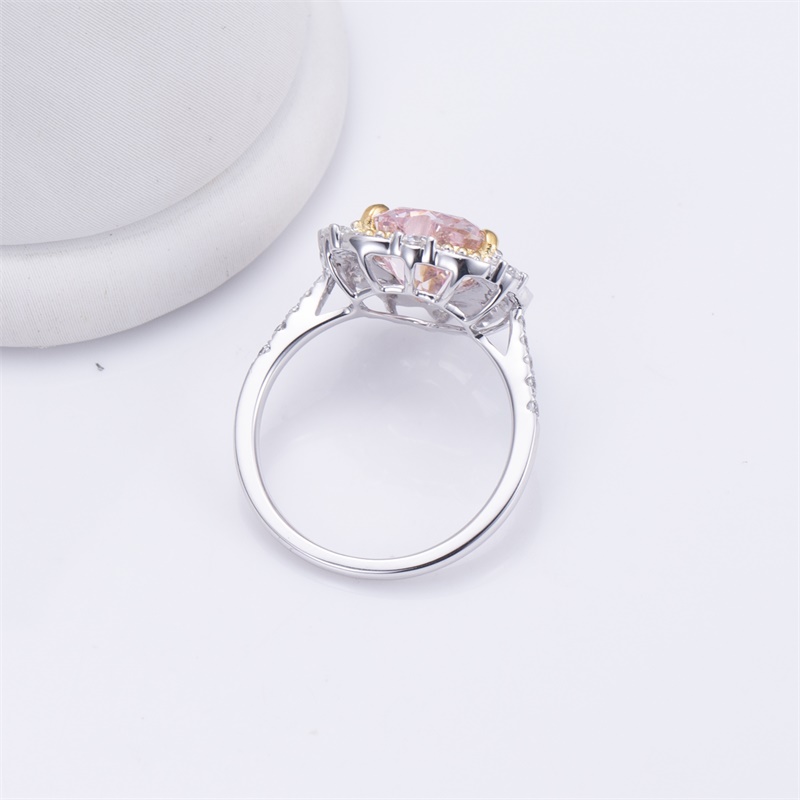 18K Gold Lab-Grown Diamond Solitaire Engagement Ring for Women VVS Clarity, D Color, Ideal Cut