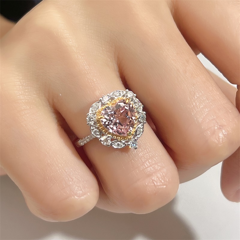 18K Gold Lab-Grown Diamond Solitaire Engagement Ring for Women VVS Clarity, D Color, Ideal Cut
